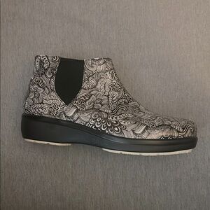 Alegria Climatease Whack a Doodle Grey Black and White Ankle Boot Womens 8(38)